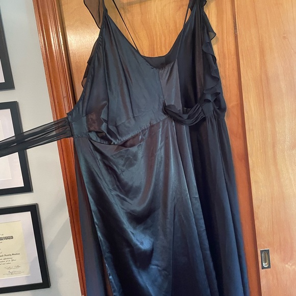 Chiffon Gown - Picture 2 of 4
